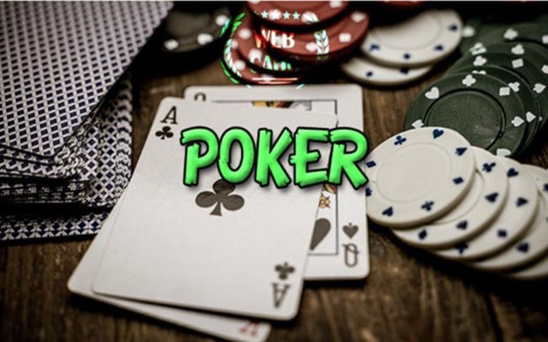 Theo luật poker 5 lá, mỗi người chơi sẽ nhận được 5 lá bài úp trong lượt đầu tiên