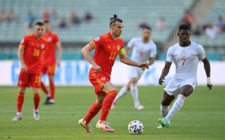 Kieffer Moore trong màu áo tuyển xứ Wales