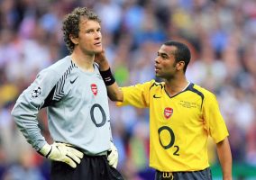 Arsenal bị Barcelona đánh bại trong trận chung kết năm 2006